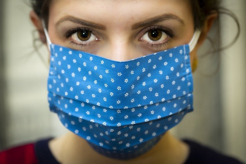 Travailleuse sociale masque Covid_19