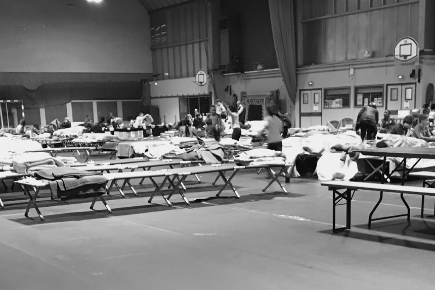 SDF accueillis dans un gymnase de Lyon