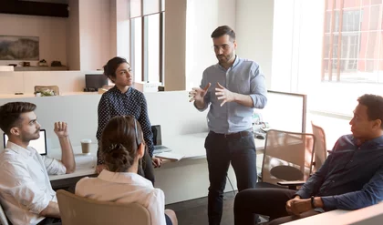 Précarité : plus de 50 000 professionnels formés e