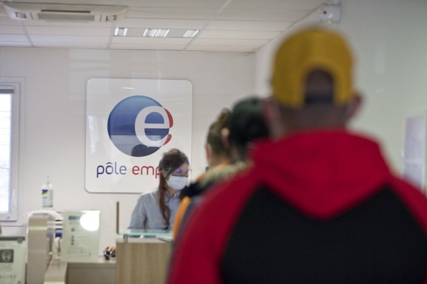 FRANCE-HAUTES ALPES-ILLUSTRATION IMAGES OF A POLE EMPLOI AGE