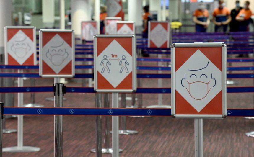 FRANCE-TRANSPORT-AIR-HEALTH-VIRUS