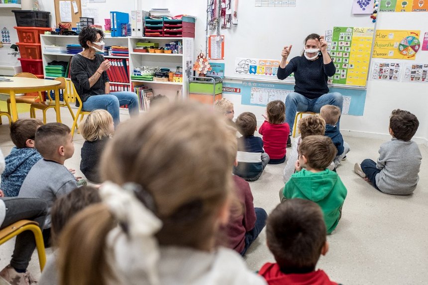 FRANCE-HEALTH-VIRUS-SCHOOL-DEAF-MASK