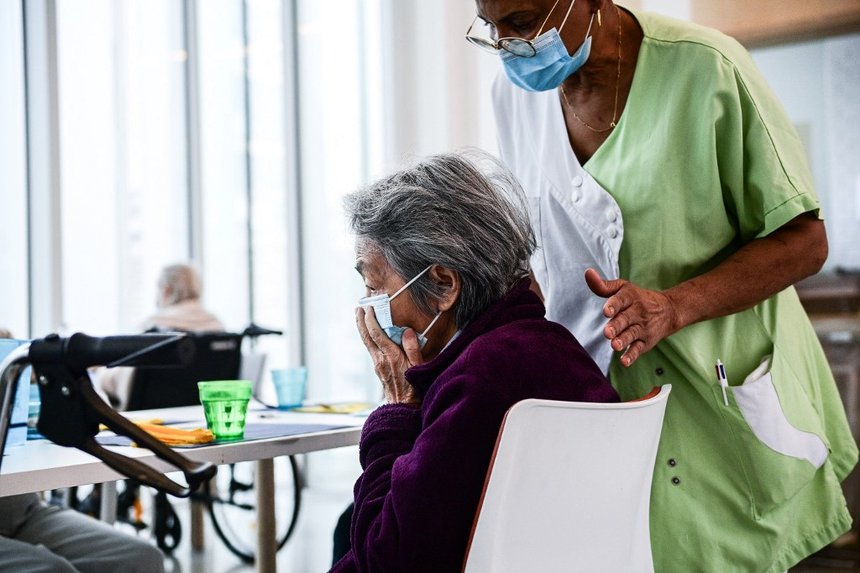 FRANCE-HEALTH-VIRUS-VACCINE-ELDERLIES