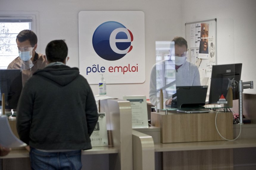 FRANCE-HAUTES ALPES-ILLUSTRATION IMAGES OF A POLE EMPLOI AGE