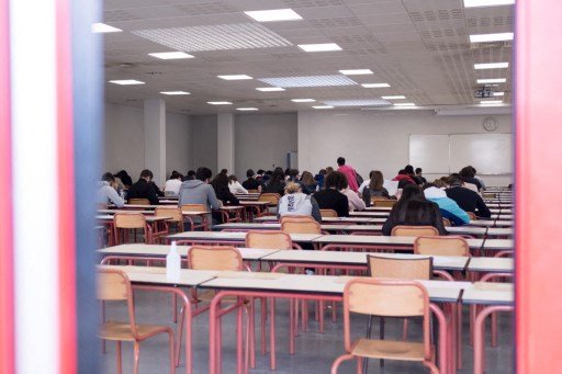 FRANCE-TEACHING-UNIVERSITY-COVID19