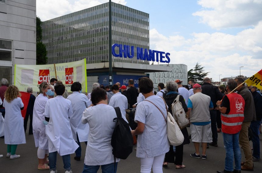 FRANCE-HOSPITAL-HEALTHCARES-COVID-19-SEGUR