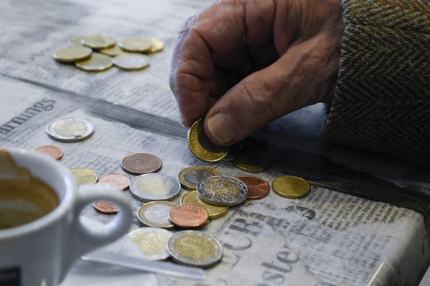 FRANCE-EURO-ILLUSTRATION