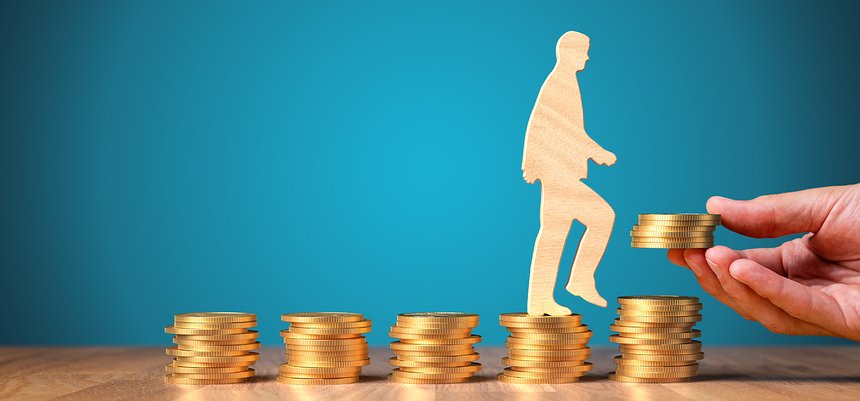 Return on investment and growing savings income concept