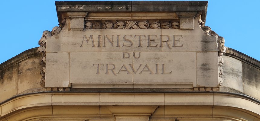 Fronton du MinistÃ¨re du Travail franÃ§ais, HÃ´tel du ChÃ¢telet,