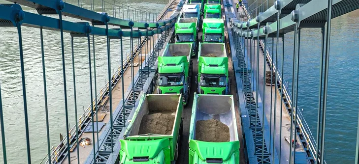 Quand un pont vire au vert, pour la bonne cause...
