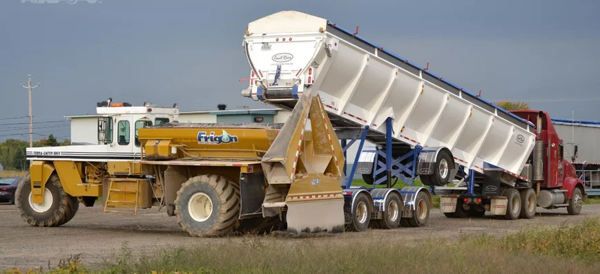 Camion-mystère : on benne vers l’avant maintenant