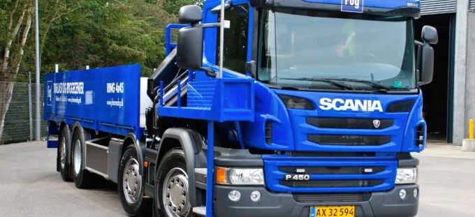 Beau travail de carrosserie pour un camion porte-f