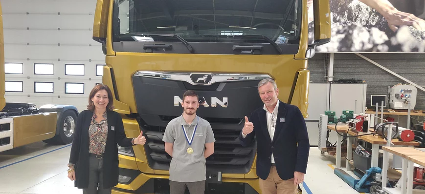 Un technicien du réseau MAN sacré Meilleur apprent