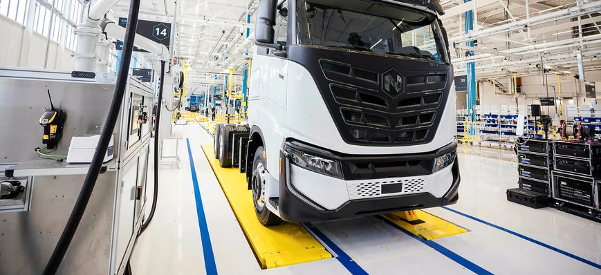 Iveco et Nikola inaugurent l'usine du camion élect