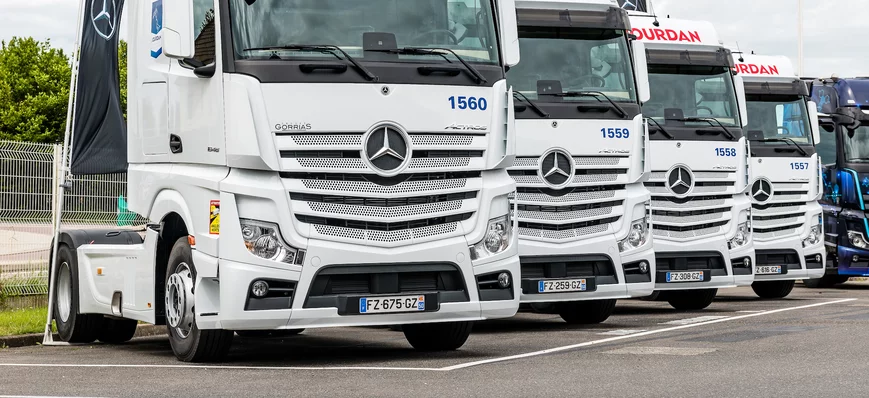 Une vingtaine de Mercedes Actros pour les Transpor