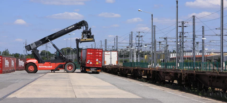 Combiné rail-route : le GNTC et l'Ademe signent un
