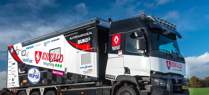 Un Renault C520 dans le Dakar