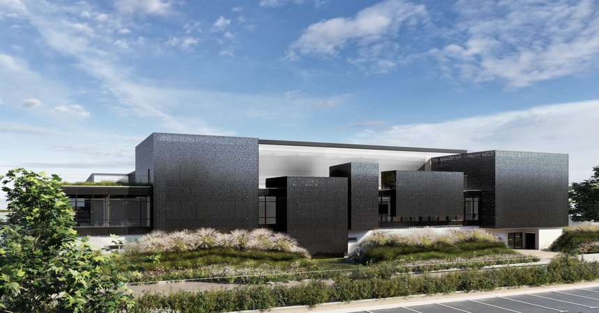 Signé de l’agence Franc, le futur hub de 12 000 m² réalisé par Telamon pour GLS au Coudray-Montceaux (91) vise une certification Breeam Very Good et le label BiodiverCity sur le volet plus paysager. © Telamon