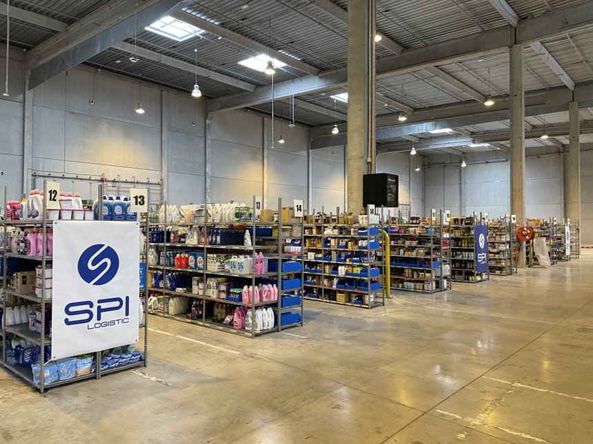 Exploité par SPIL, l’entrepôt de Houplines compte aujourd’hui 17 employés. © SPIL