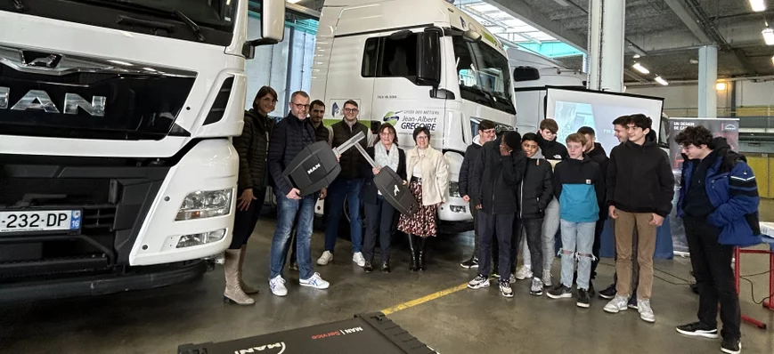 Deux MAN TGX pour apprendre à réparer des camions 