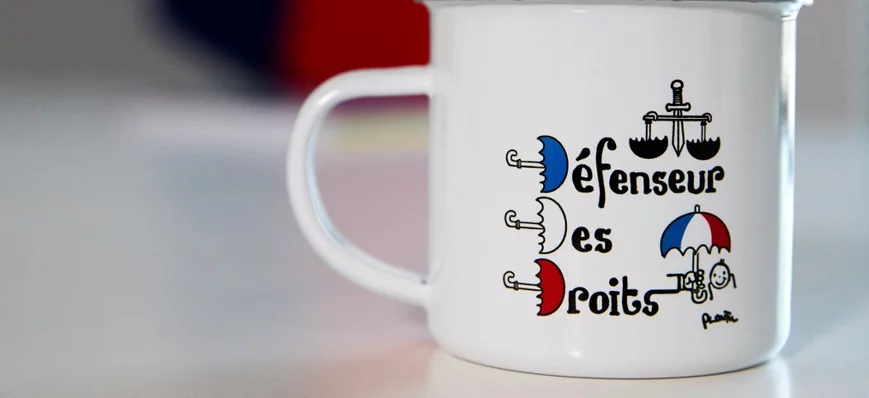 Lanceurs d’alerte : le défenseur des droits publie