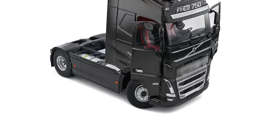 Solido a rétréci deux camions Volvo