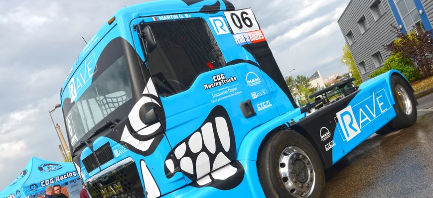 Le groupe Rave devient le sponsor de CDG Racing tr