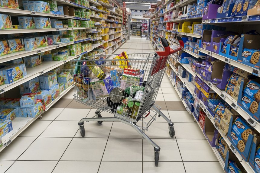 Pauvreté exclusion précarité 2022 pouvoir d'achat Insee familles monoparentales