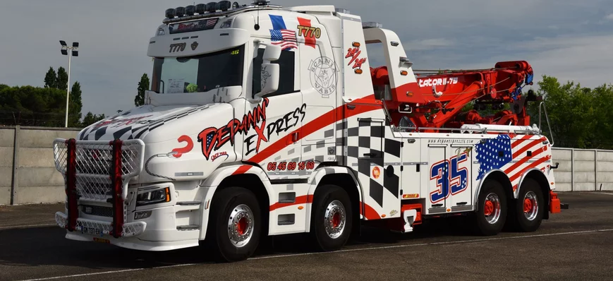 Carte postale des trucks shows #7 : dépanneuse gro