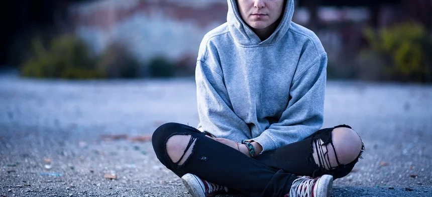 Sortie de l’aide sociale à l’enfance : un jeune su