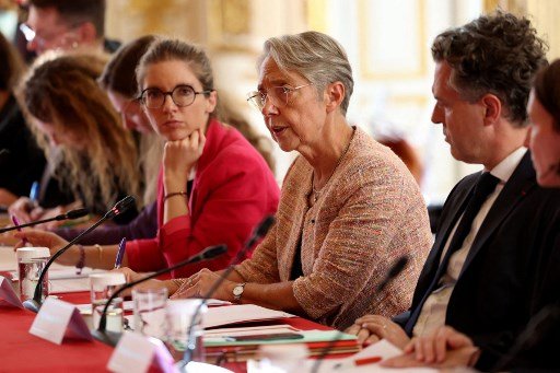 FRANCE-POLITICS-GOVERNMENT-SOCIAL-POVERTY