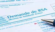 France : Formulaire de demande de RSA (Revenu de solidaritÃ© active), allocation assurant aux personnes sans ressources un revenu minimum variable selon la composition du foyer