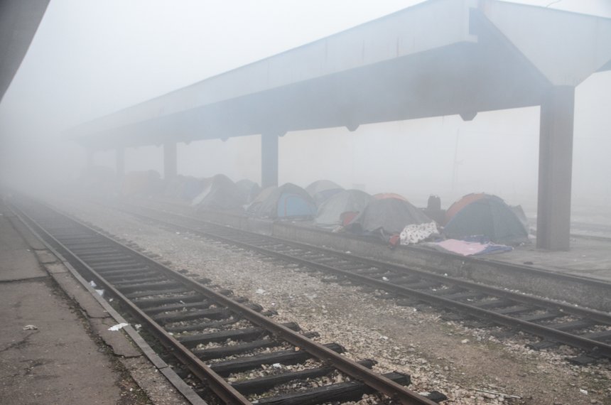 Sans abri gouvernement plan grand froid hébergement d'urgence sans abri sans domicile politique sociale
