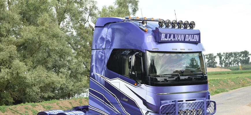Un livre sur les plus beaux camions décorés d'Euro