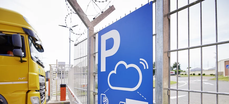 Webfleet propose un service de parking camion avec