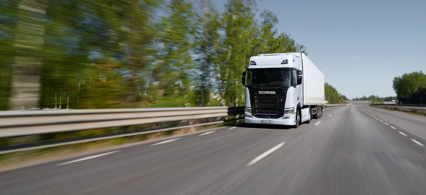 Stations électriques sur autoroutes : il faut trou
