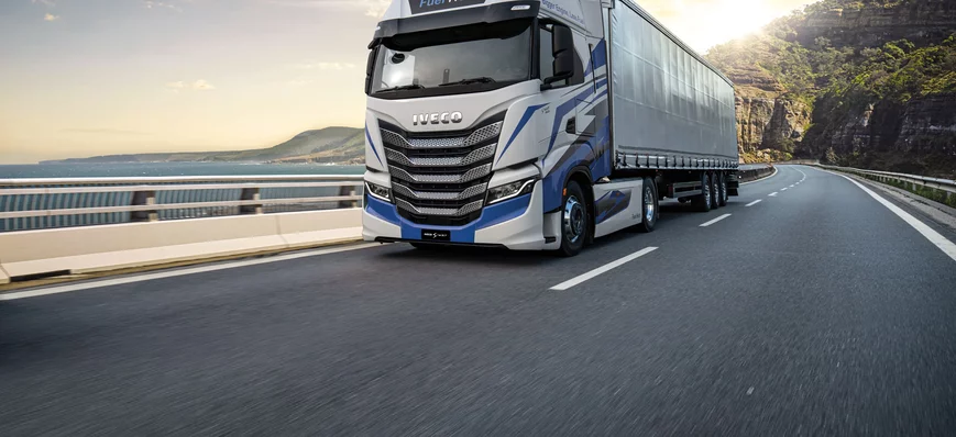 Iveco livre 100 camions S-Way HVO à Smet