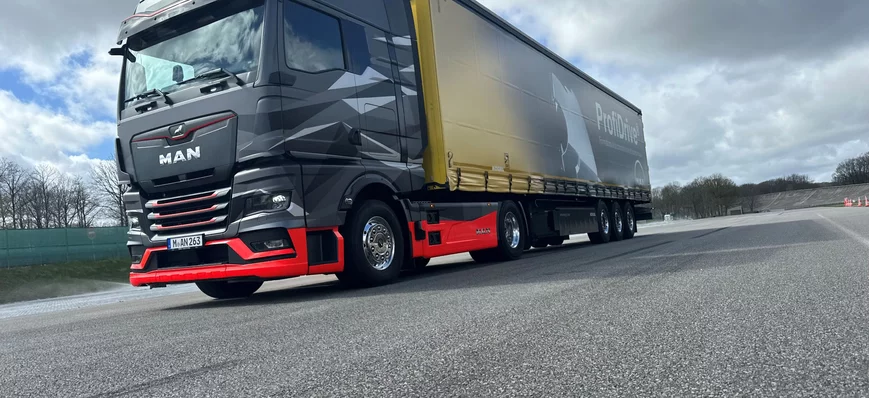 Jacky Perrenot commande 100 camions électriques à