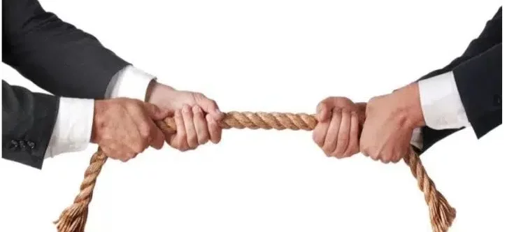 Bass : vers un accord salarial « transitoire » le 