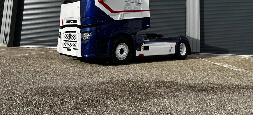 24H Camions : Renault Trucks customise 3 tracteurs