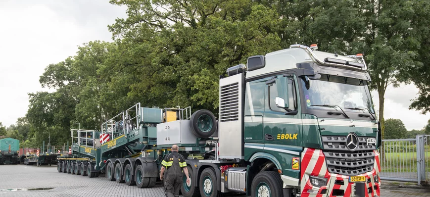 Convoi exceptionnel : 2 Mercedes-Benz Arocs de 250