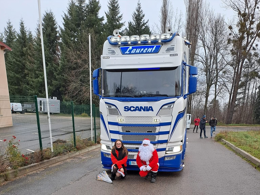 Mini-truck show de Noël à Chambles (Loire)