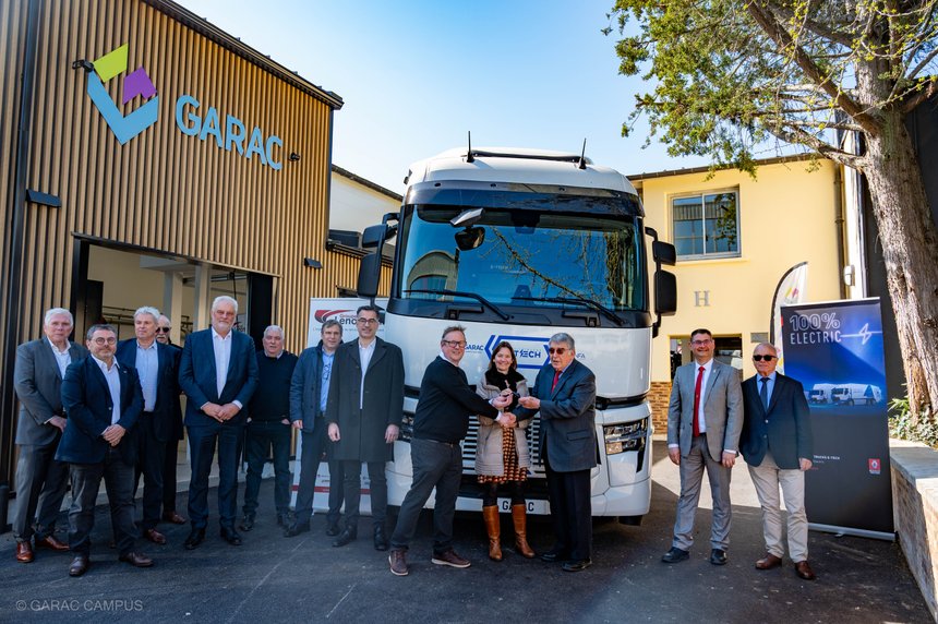Un Renault T E-Tech pour les formations du Garac