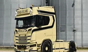 Tuning Scania S 530 des transports Riquelme, trois tons contrasté
