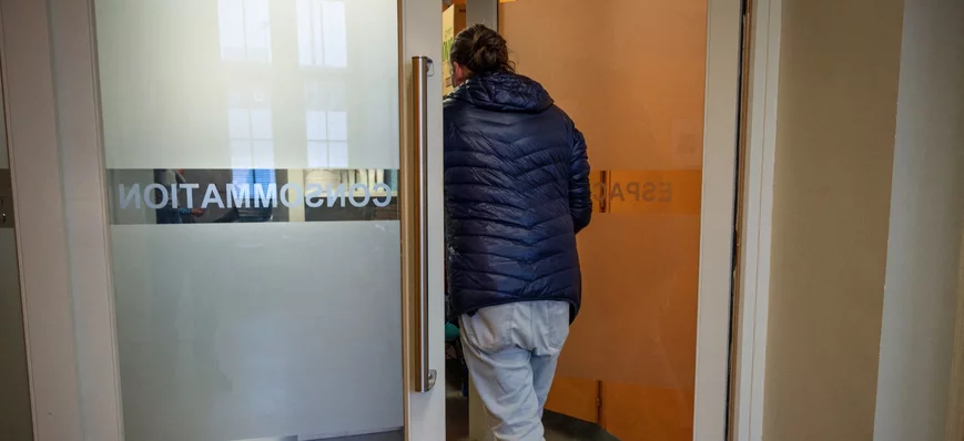 Haltes soins addictions : l'Etat attaqué pour care