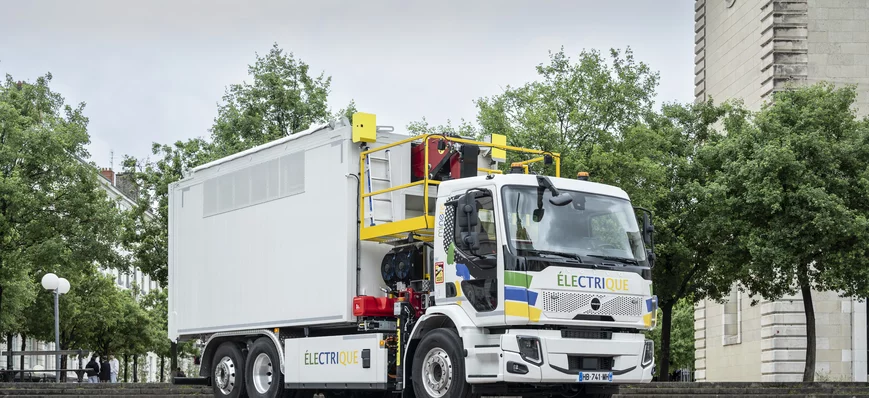 À Lyon, Mineris collecte le verre avec des camions