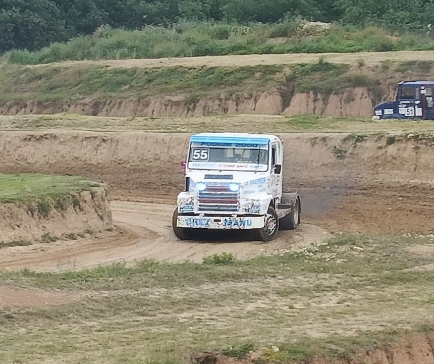 Olivier Guégan gagne sur Scania en Camion cross à Elne