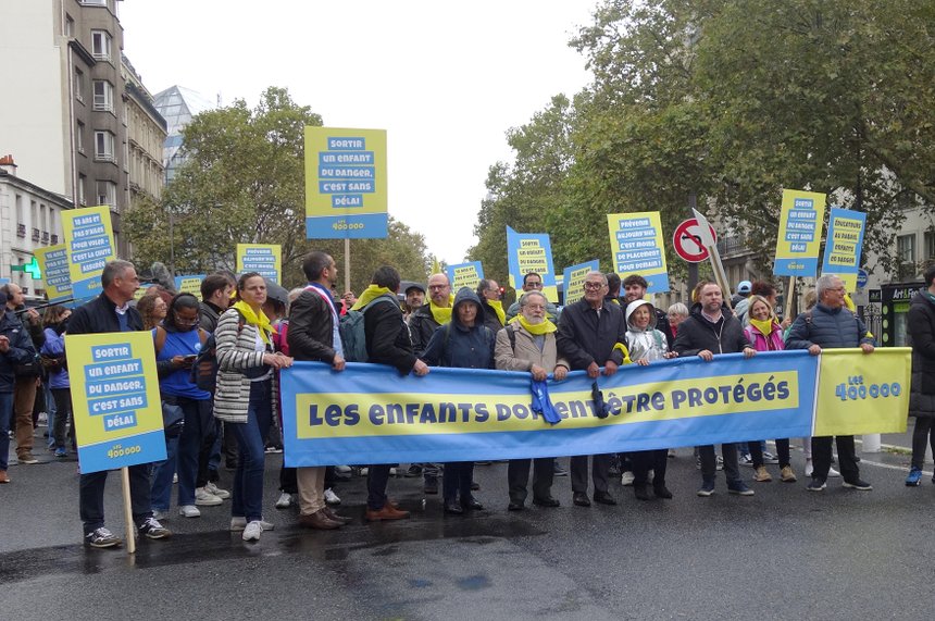 Pourquoi le collectif des 400 000 se mobilise de plus belle pour les enfants protégés