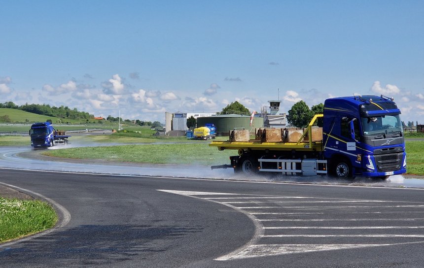 Essai sur piste humide des pneus Michelin X Multi Energy 2