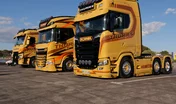 La team Thuries en jaune tuning